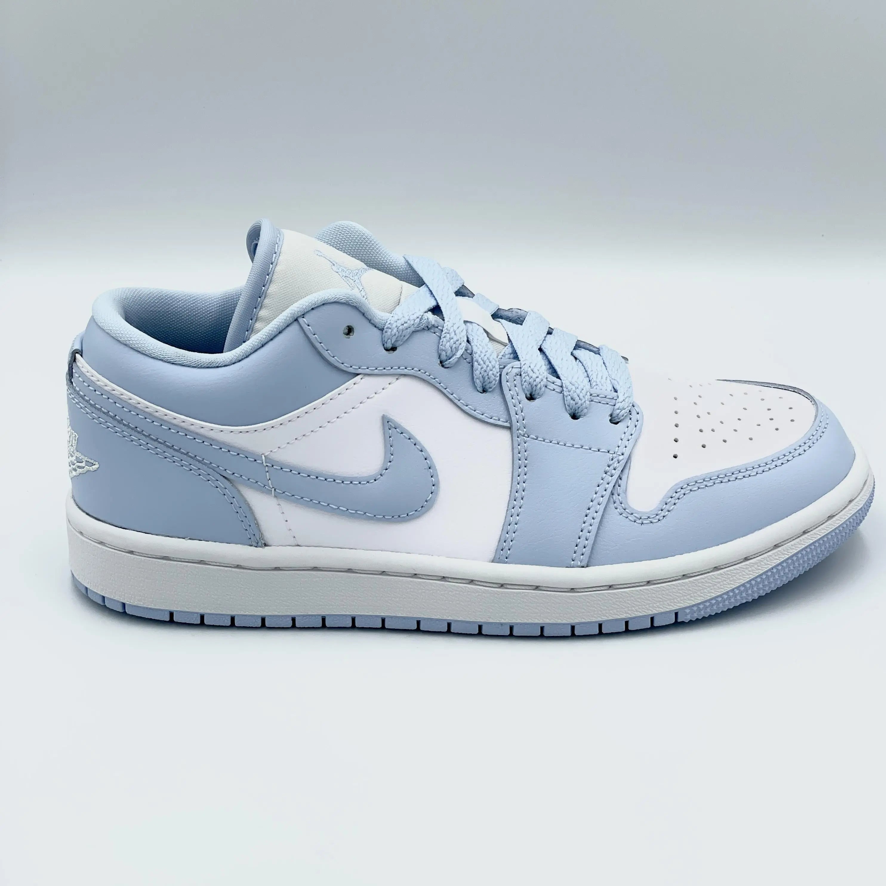 Jordan Low Hellblau Nike Air Jordan Low White Aluminium SA Sneakers