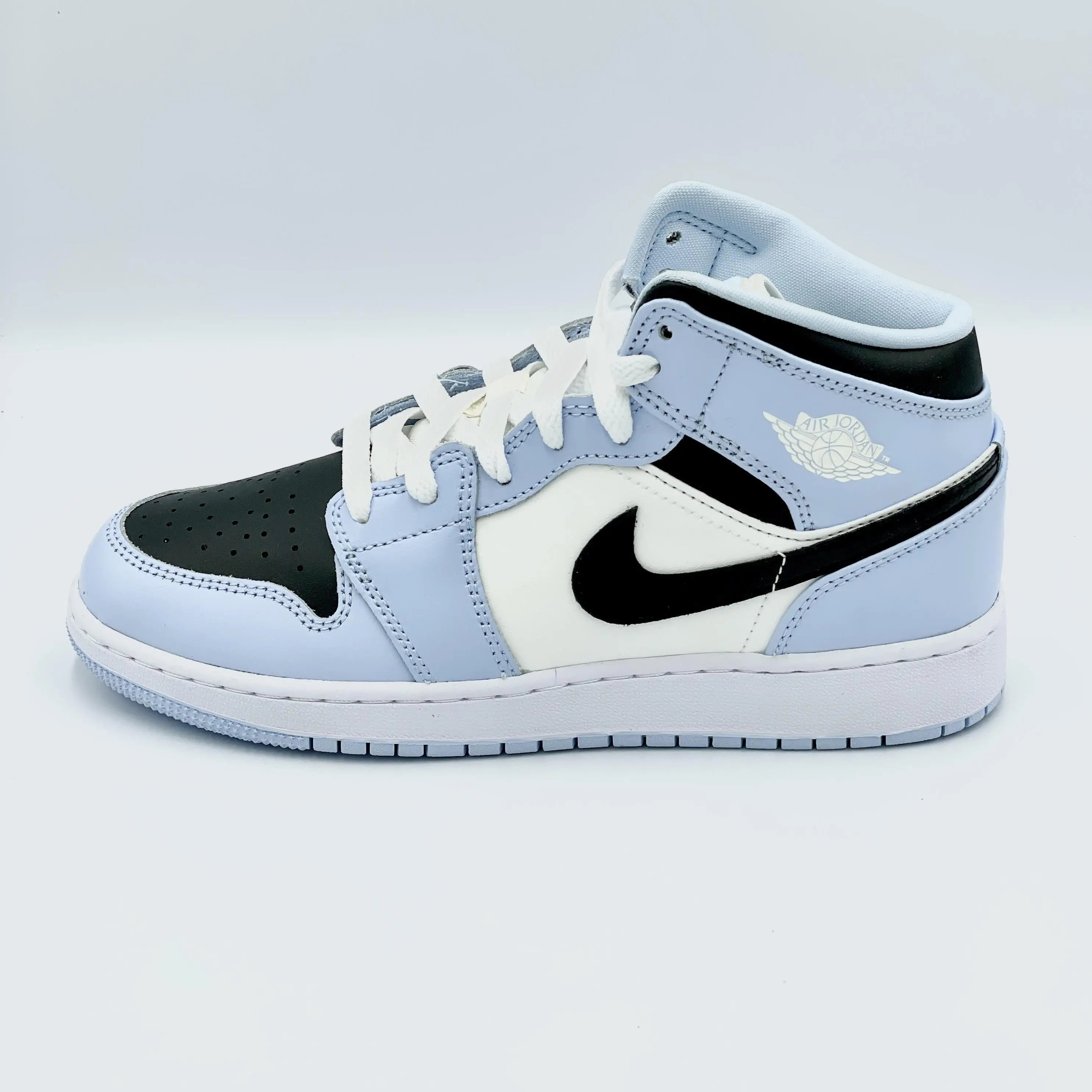 Blauwe jordan 1 online mid