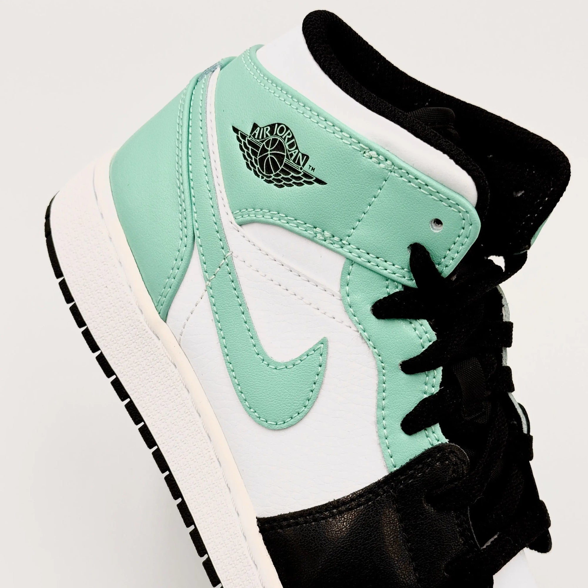 Jordan 1 Mid Tropical Twist Igloo (GS)  SA Sneakers