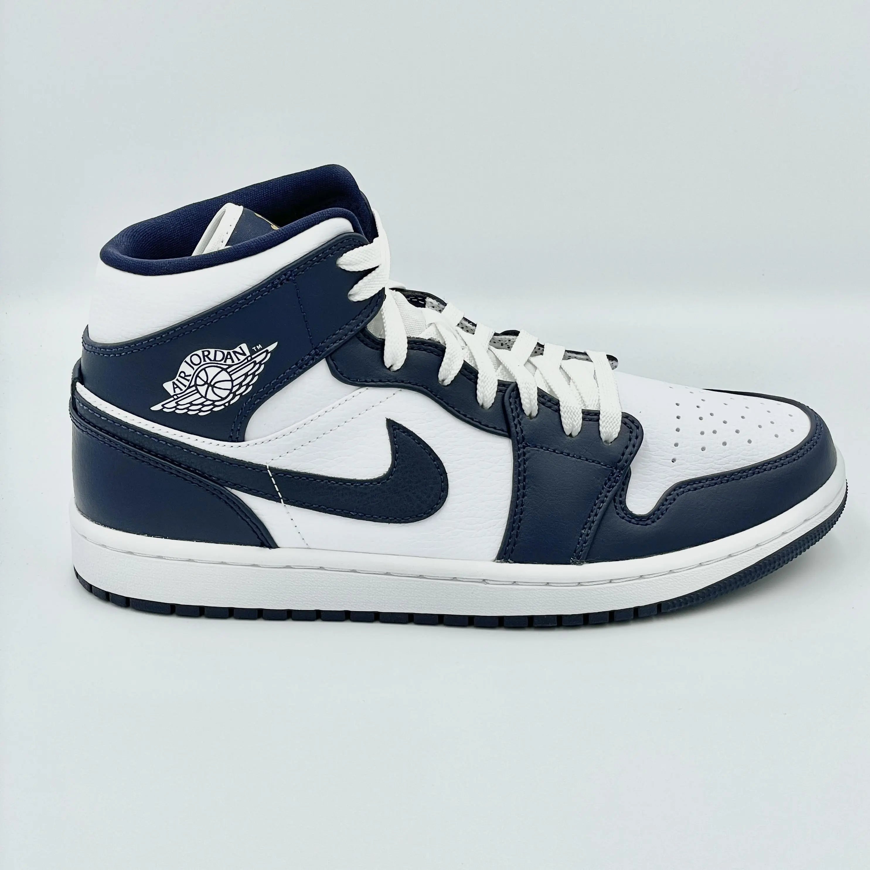 Jordan 1 mid outlet white gold