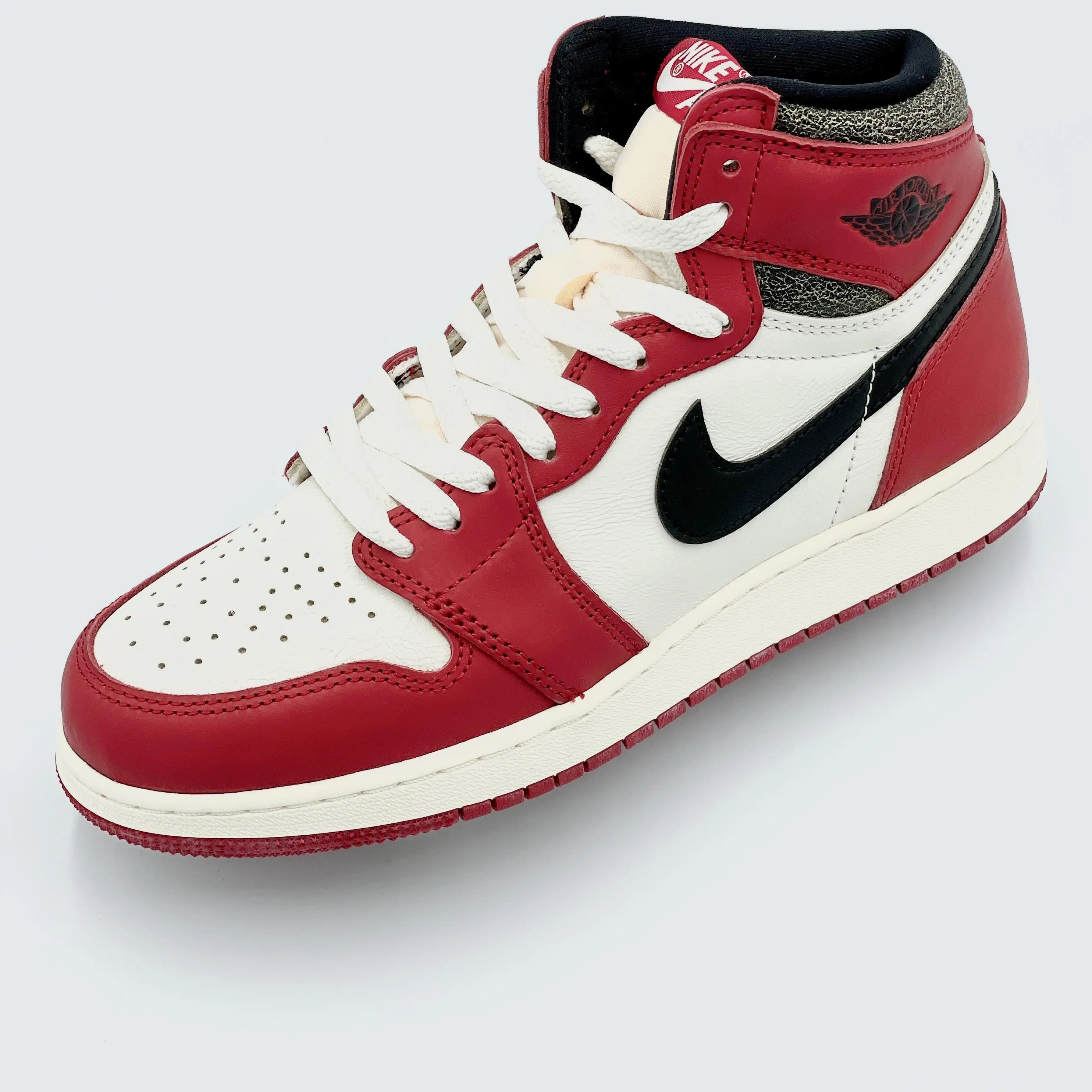 Nike Air Jordan Retro High OG Chicago Lost and Found SA Sneakers