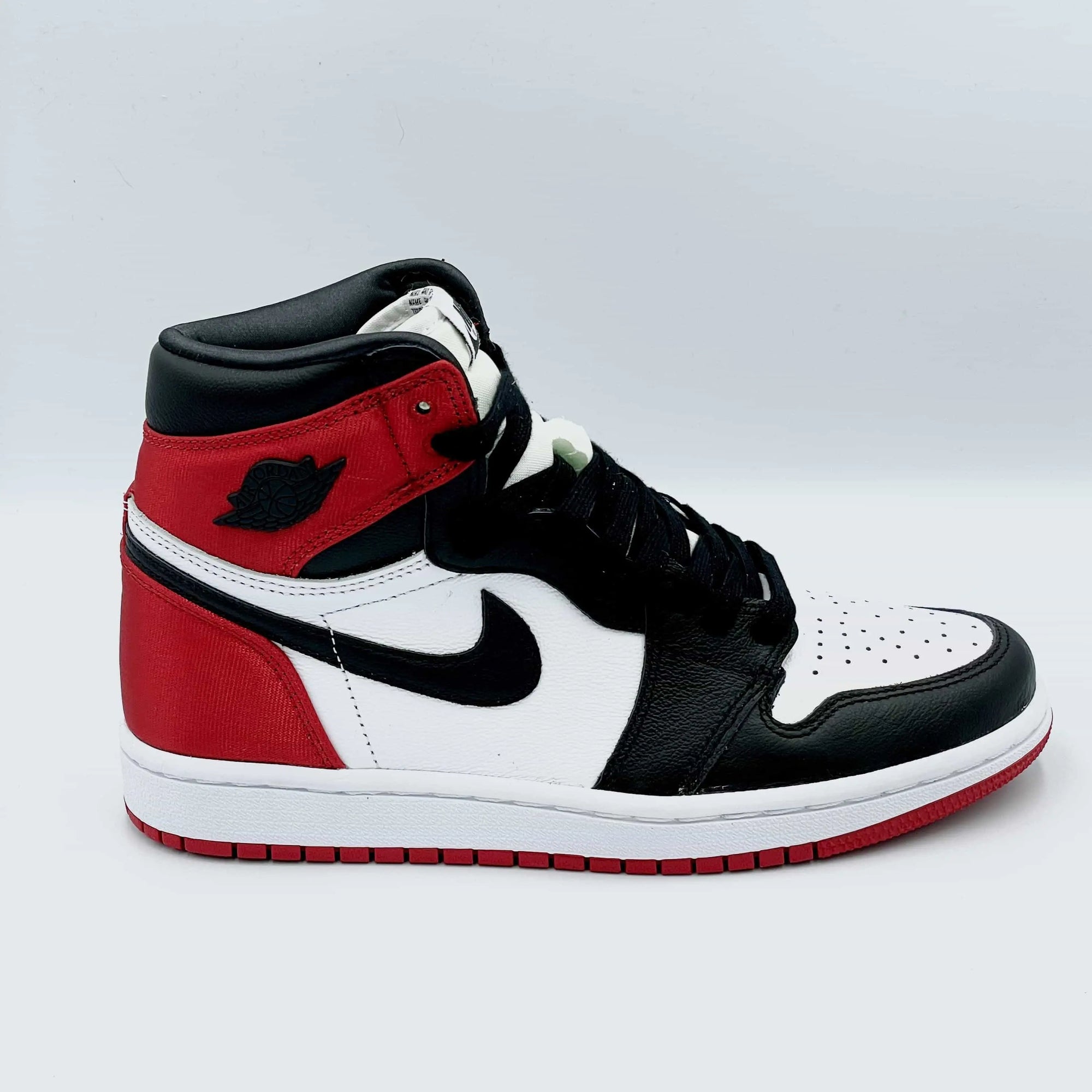 Jordan 1 Retro High Satin Black Toe  SA Sneakers