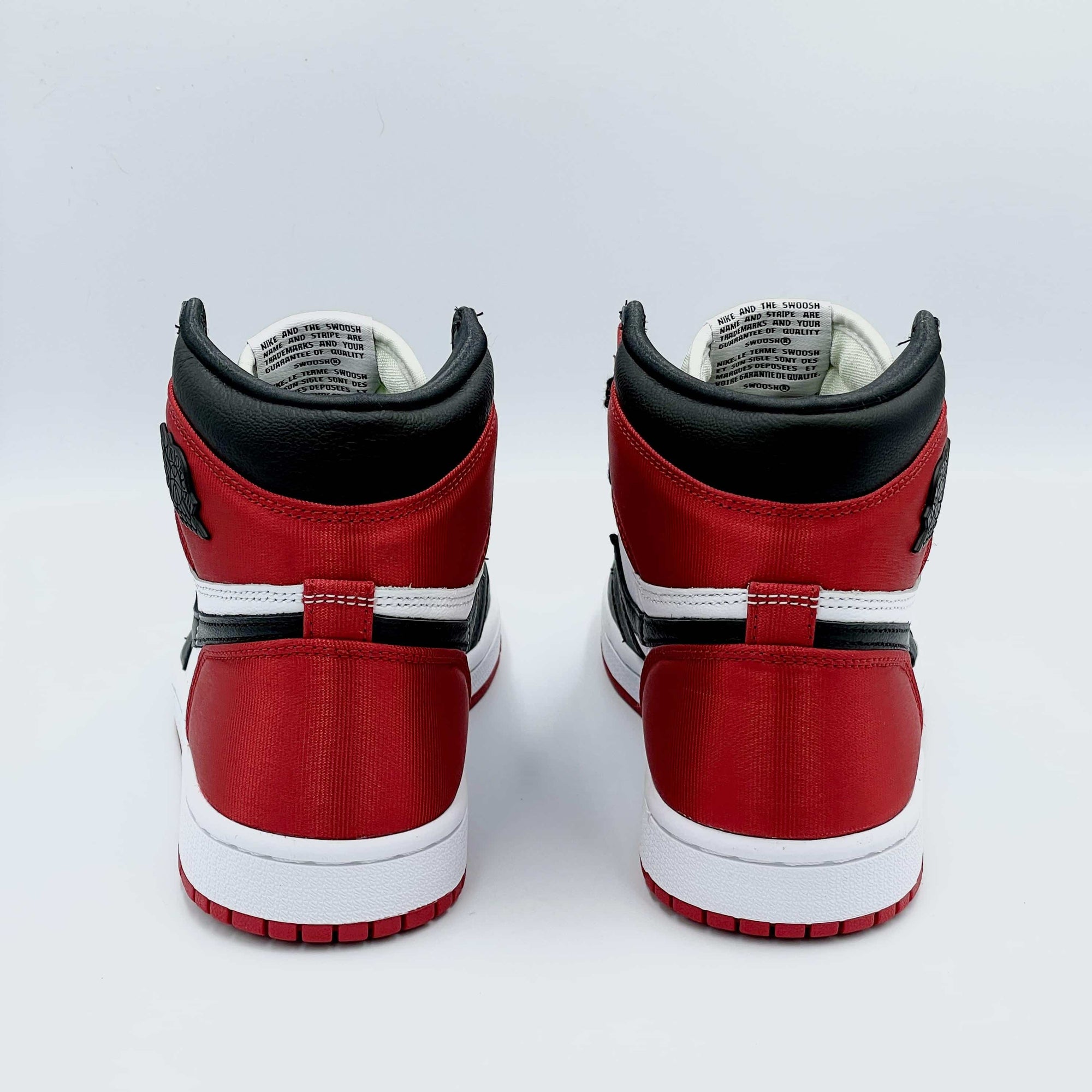 Jordan 1 Retro High Satin Black Toe  SA Sneakers