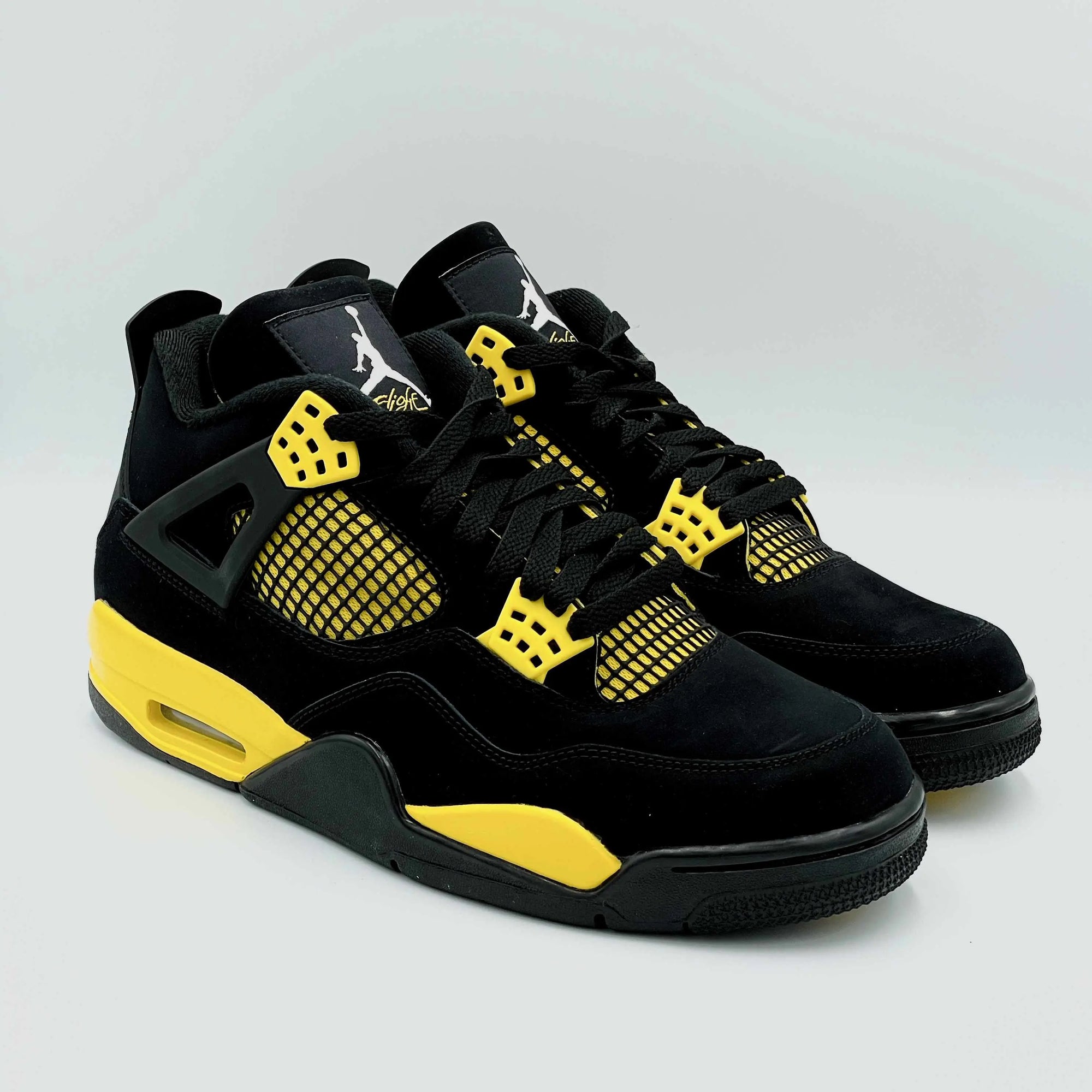 Jordan 4 Retro Thunder (2023)  SA Sneakers