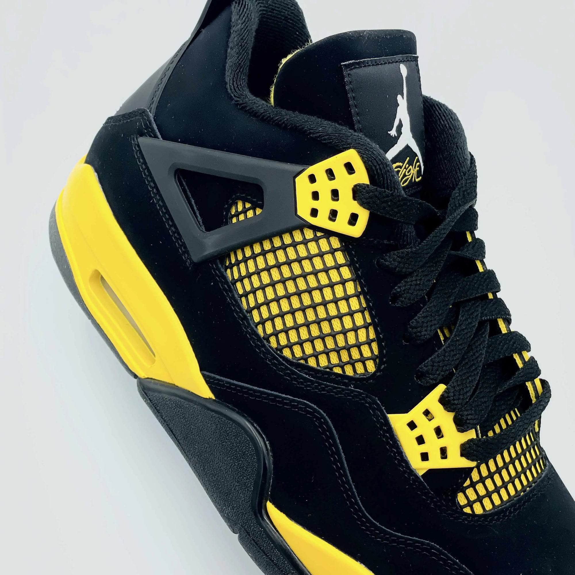 Jordan 4 Retro Thunder (2023)  SA Sneakers
