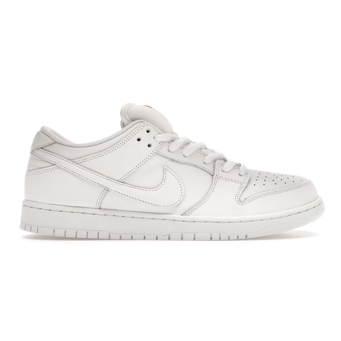 Nike triple white online