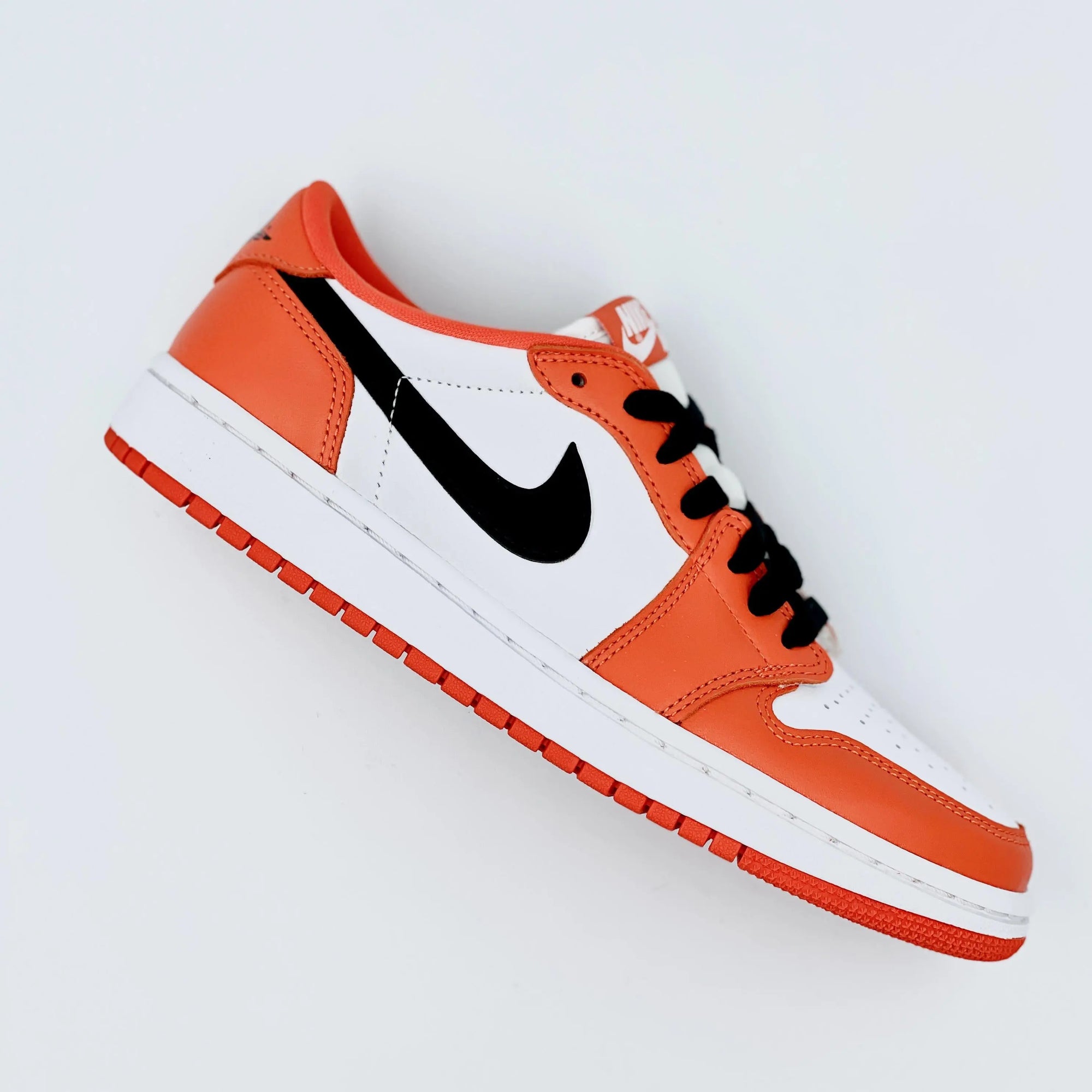 JORDAN 1 ORANGE BLACK SWITZERLAND