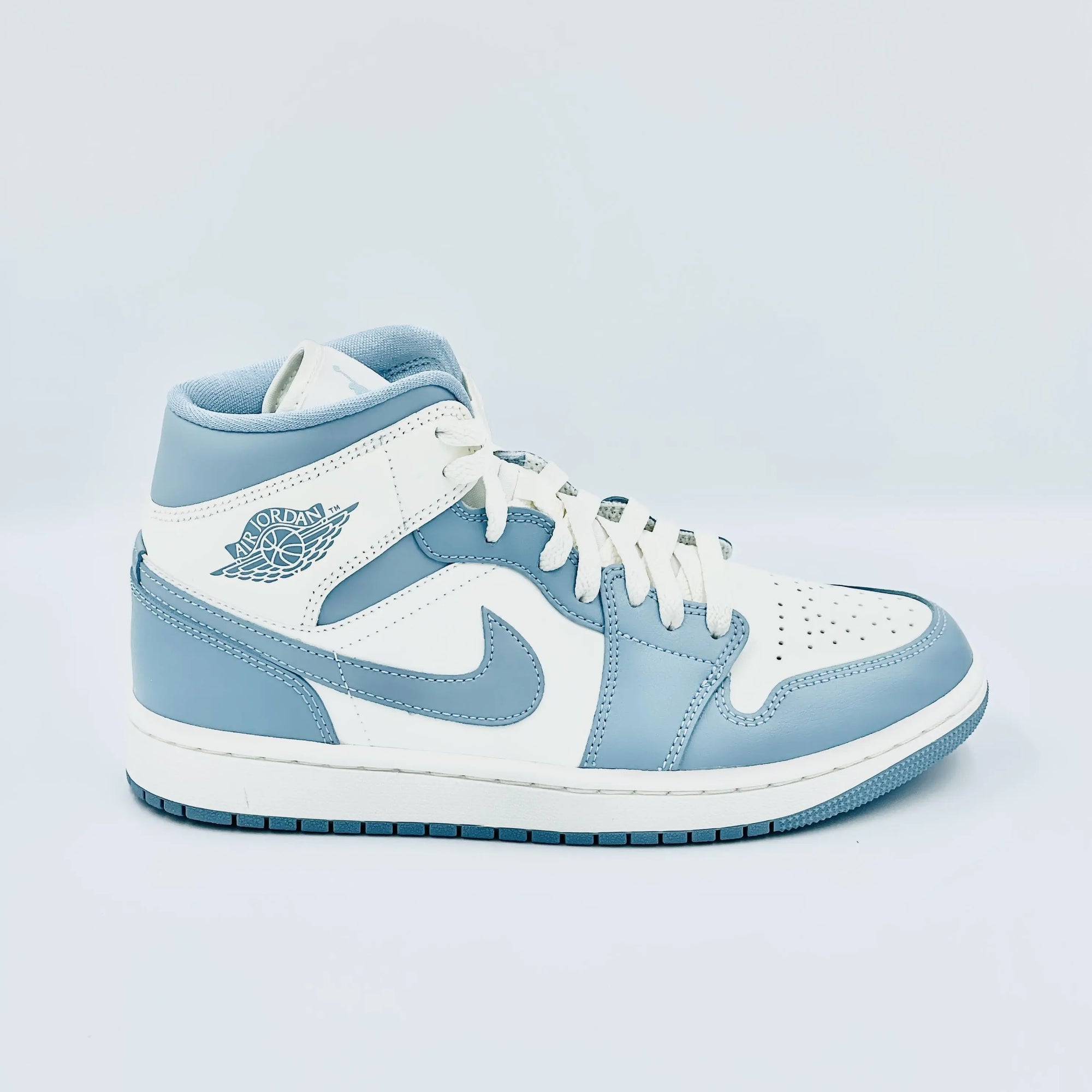 Jordan 1 Mid UNC