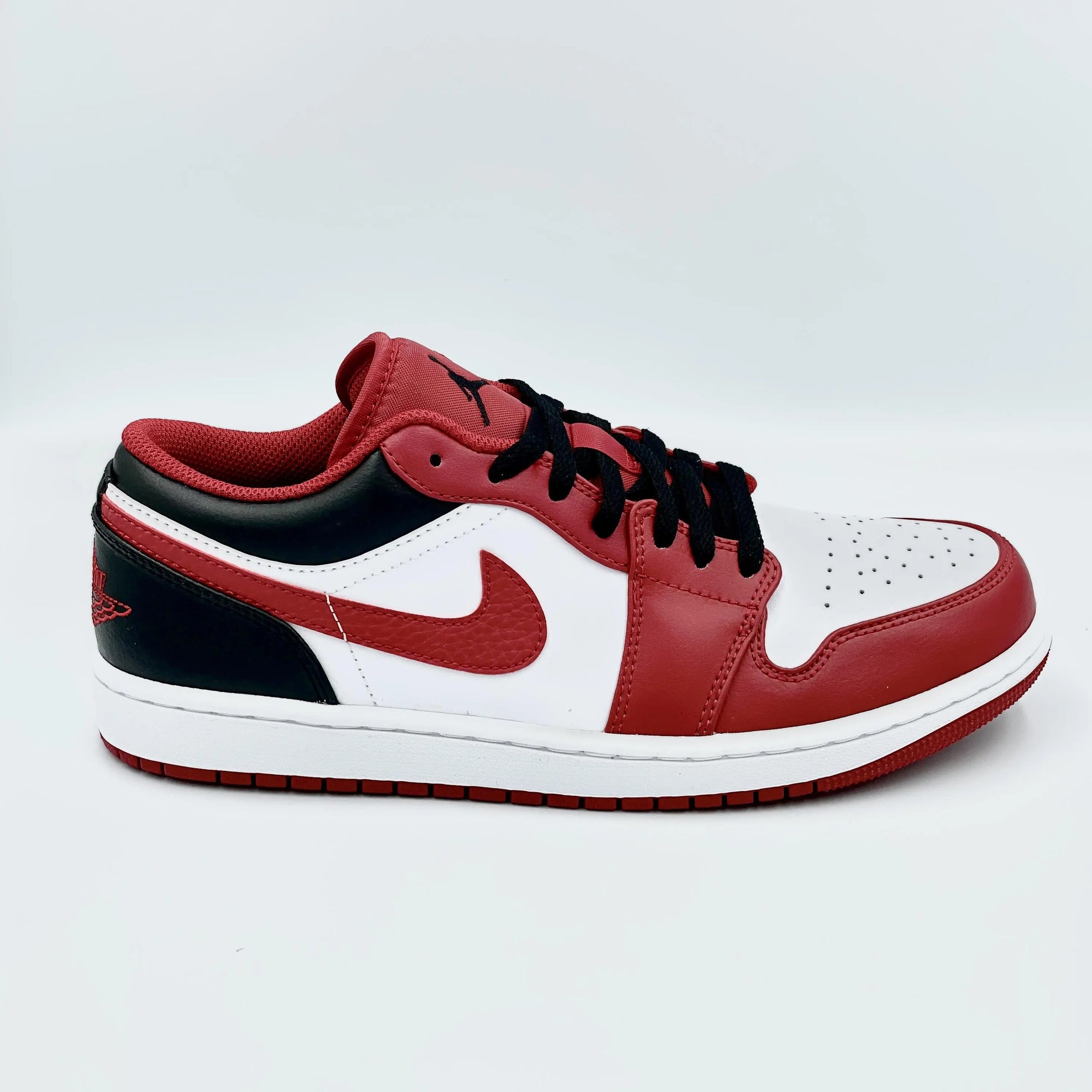 jordan 1 lows bulls