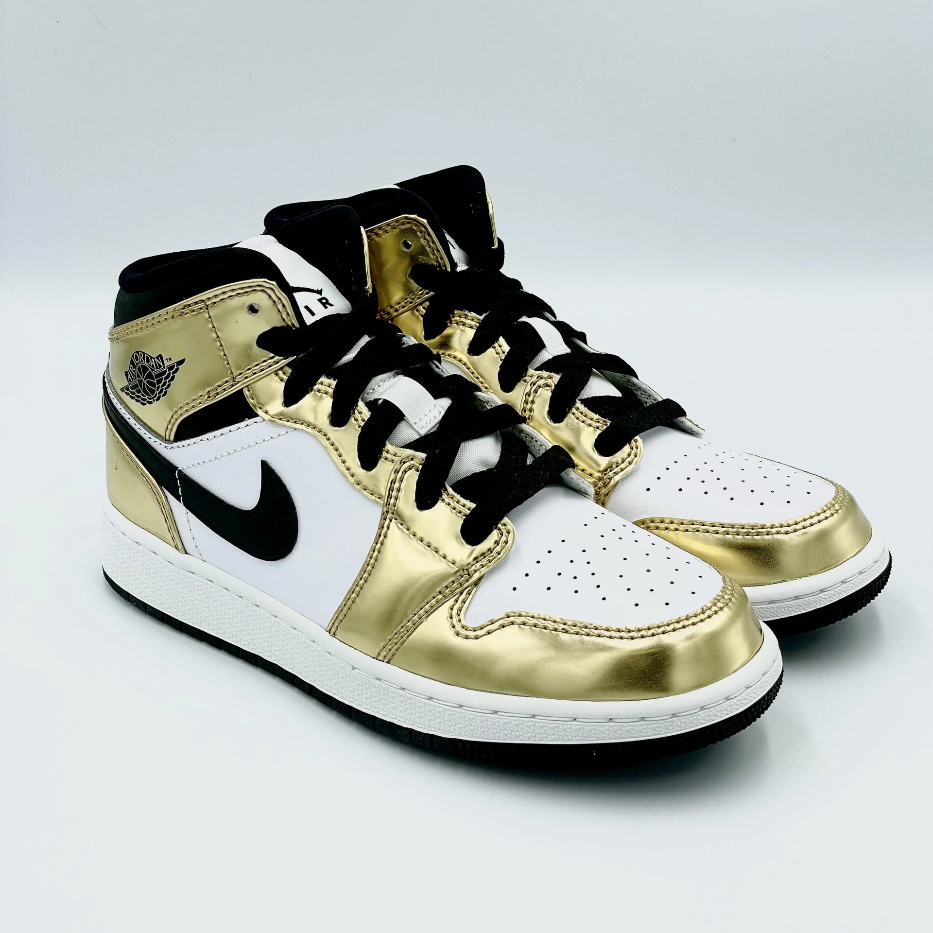 Jordan Mid Metallic Gold Black White