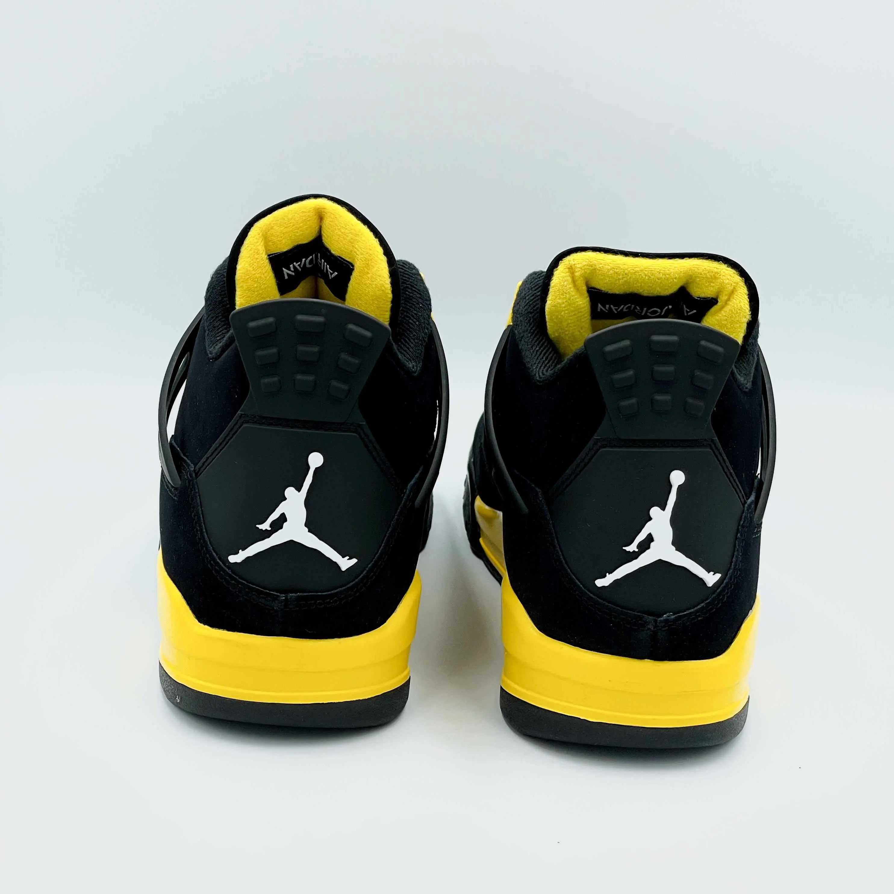 Air Jordan 4 Retro Thunder (2023) - SA Sneakers